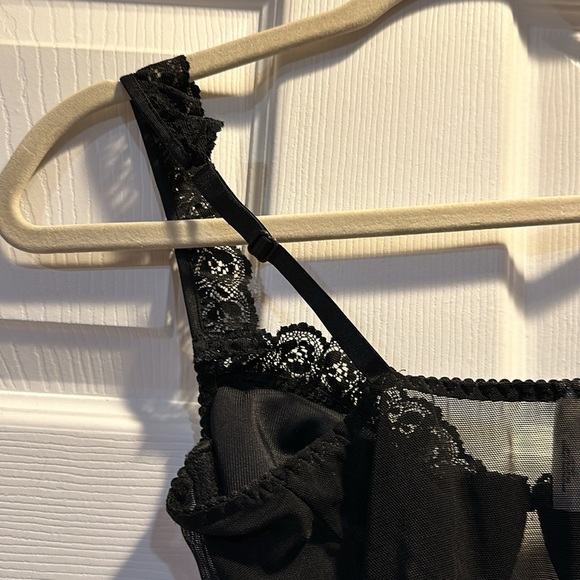 Vintage 1998 Victoria’s Secret Metallic Lace Cutout Mesh Bodysuit Teddy 34B - Picture 9 of 9